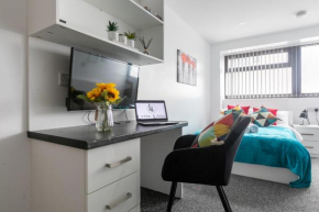 Studio Apartments by Lyter Living Desks & Wifi - Monthly Stays Available